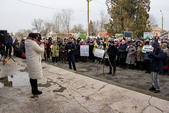 Митинг в хуторе Веселый: нужен завод по переработке мусора 