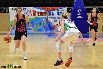 Белокаменная против града Петрова