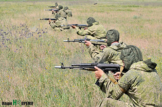 Спецназовцы отработали прыжки с парашютом в Ростовской области