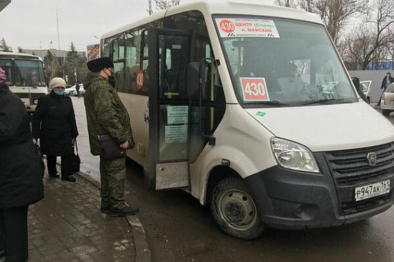С начала года на Дону выявили полсотни нарушителей масочного режима в транспорте