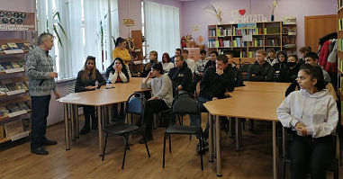 В Константиновске студенты встретились с командиром отряда «Донской»