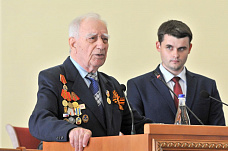 «Жить — значит, строить»...