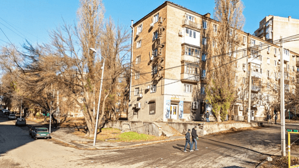 В Ростове-на-Дону, в пятиэтажке в районе РИЖТа, загорелась квартира