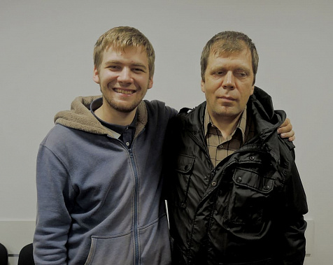 Гроссмейстеры Владимир и Вячеслав Захарцовы. Не исключено, что жребий сведет отца и сына в очном поединке...