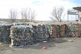 Прессованные пластиковые бутылки тоже будут переработаны.