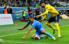 В первом полуфинальном матче розыгрыша Кубка России  футболисты «Ростова» уступили питерскому «Зениту»