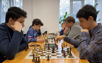 Кандидат в мастера спорта России Владимир Голованев выиграл ростовский рапид