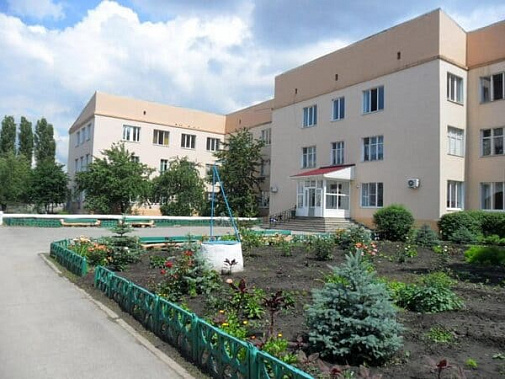 К врачам Зимовниковской ЦРБ прорвался вооруженный пациент