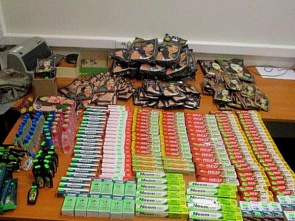 Зубную пасту и гели из Гоа конфисковали таможенники в «Платова»