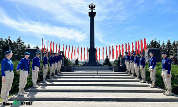 В Ростове-на-Дону возложили цветы у монументов в честь героев Великой Отечественной войны