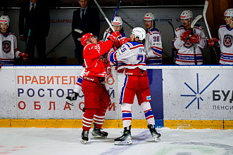 Вести три шайбы и проиграть