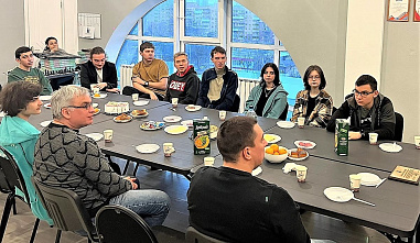 Шахматисты Ростова проводили на заслуженный отдых тренера-ветерана Эдуарда Надозора