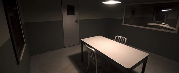 Азовские полицейские применяли угрозы и насилие к подозреваемому