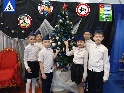 Зверевская школа №4 приняла участие в челлендже #ПДДёлка