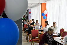 14 09 2025 Юрий Слюсарь и другие кандидаты в донские губернаторы проголосовали