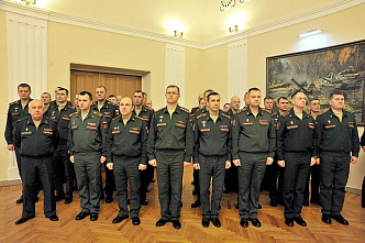 Знамена вручены