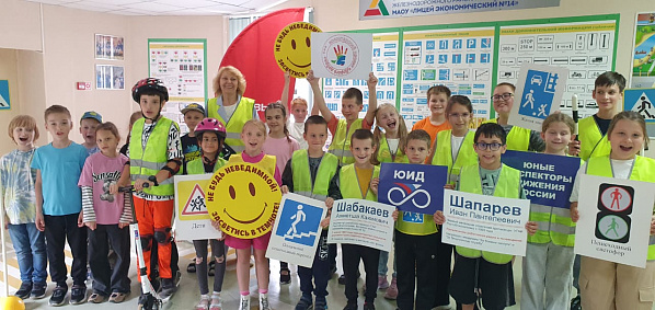 «Безопасное лето-2025»: ростовские лицеисты попрактиковались в безопасном передвижении на самокате и велосипеде