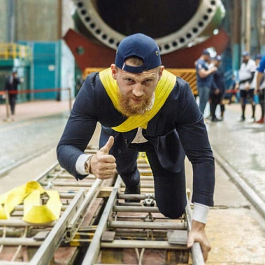 Волгодонской боксер собирается отбуксировать поезд