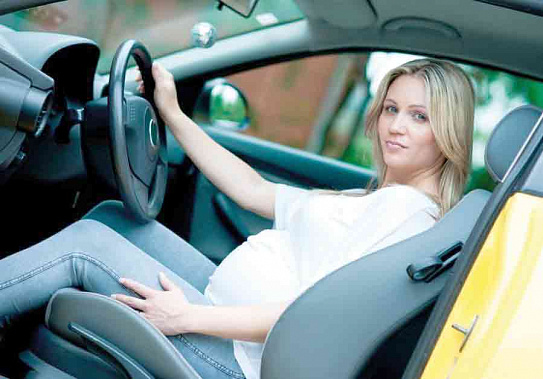 Беременным опасно садиться за руль