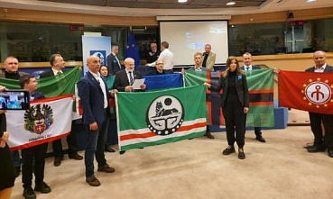 «Ногайский морок» европарламентариев. В ЕС развернули флаг фейкового государства, куда якобы войдет Ростовская область