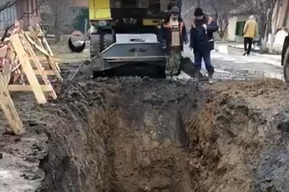 Обрушенный коллектор в Таганроге включили в зону ЧС