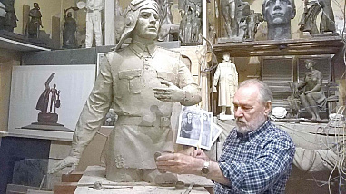 Сегодня заслуженному художнику России Анатолию Скнарину исполняется 80 лет
