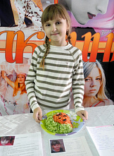 «Тетя, дядя, не ленитесь, на газету подпишитесь!»