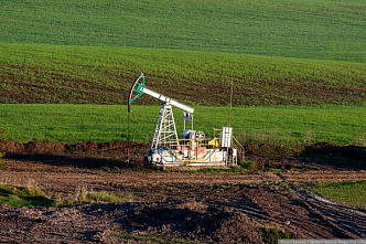В Аксайском районе нефтяники испортили пашню