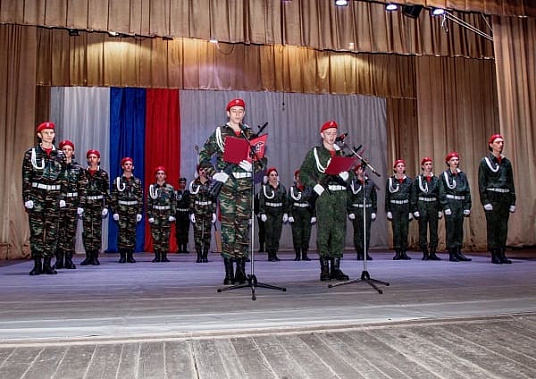 Мальчишки и девчонки из Пролетарска  стали юнармейцами