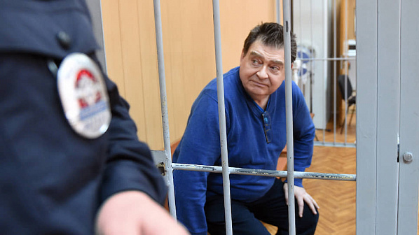 В. Варшавский на скамье подсудимых. Источник фото: 