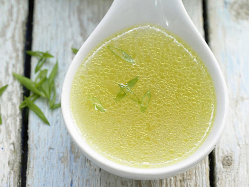 Правильный куриный бульон помогает выздоравливать