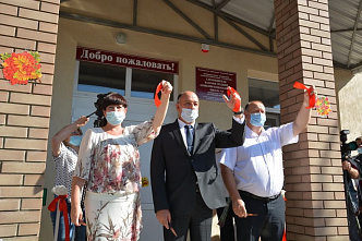 В поселке Глубокий открыли школу, ремонт в которой шел больше пяти лет