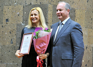 С наступающим профессиональным праздником, коллеги!