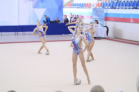 Ростовская команда «Девчата», выступающая по программе КМС.