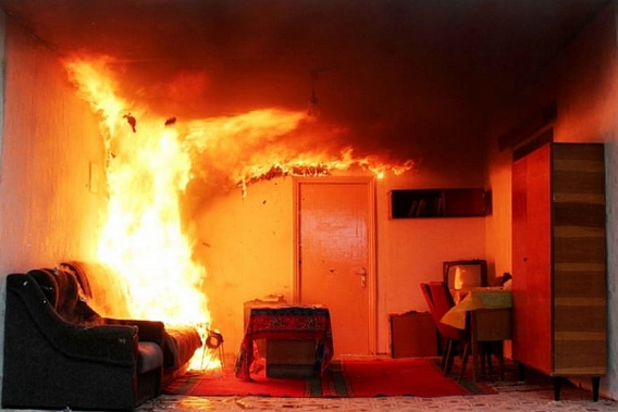 В Таганроге в пожаре мужчина получил ожоги