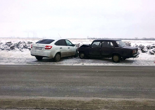 В Зимовниковском районе пьяный водитель устроил крупную аварию