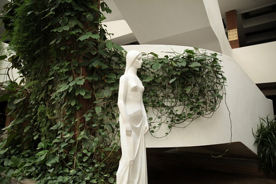 В Публичке - «Гений «от себя»» Так называется выставка произведений Валерия Сухаренко