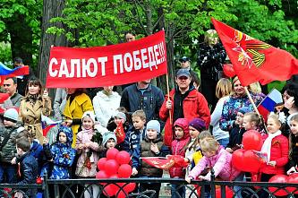 В Ростове возложили гирлянду Славы