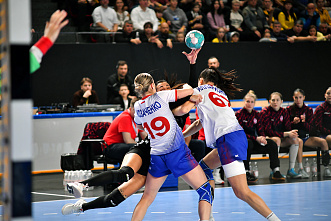 17 11 2025 Гандболистки Ростова одержали домашнюю победу над московским армейским клубом