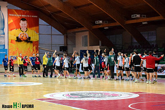 «Лидер» погасил «Факел»