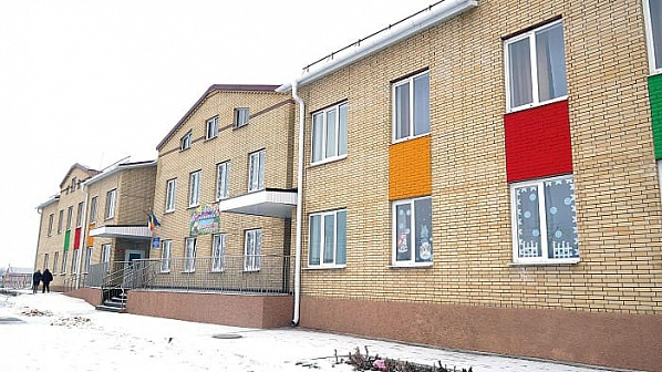 Увидев это красивое здание нового детского сада, и не скажешь, что у него долгая и сложная история строительства. Увидев это красивое здание нового детского сада, и не скажешь, что у него долгая и сложная история строительства.