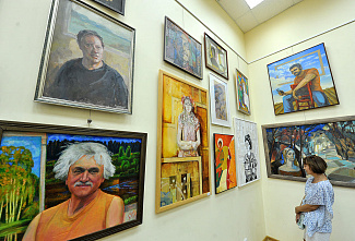 Донские художники приглашают на выставки в честь юбилея своего творческого Союза