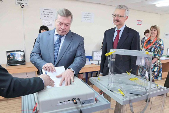 Василий Голубев решил поучаствовать в учебном голосовании.