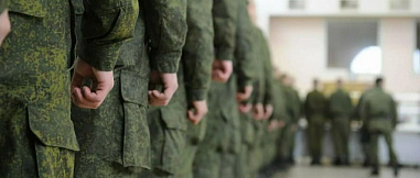 Добровольный призыв в армию чаще всего поддерживает молодежь