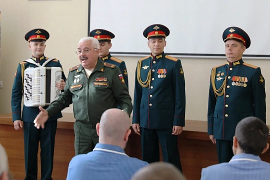 Ростов-на-Дону: артистов в военном госпитале поблагодарили за концерт бурными овациями