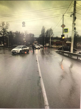 Фото с места аварии в Новочеркасске предоставлено пресс-службой ГИБДД РО