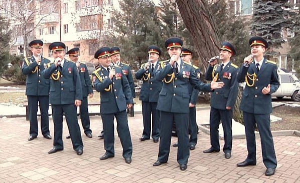 Уличная серенада от... Росгвардии