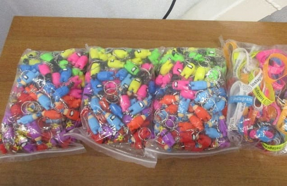 В ДНР из Ростовской области не пустили брелки и браслеты