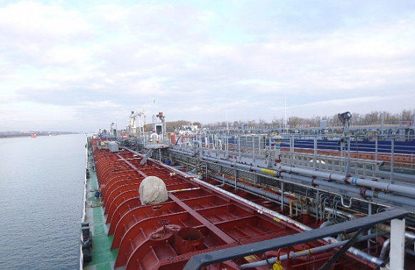 Капитаны теплоходов продолжают «ошибаться» в количестве заявленного и реально перевозимого топлива