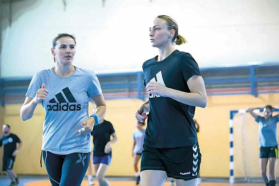 Тренировка в Салониках. Ветераны клуба Майя Петрова и Елена Сливинская набрали хорошую форму.